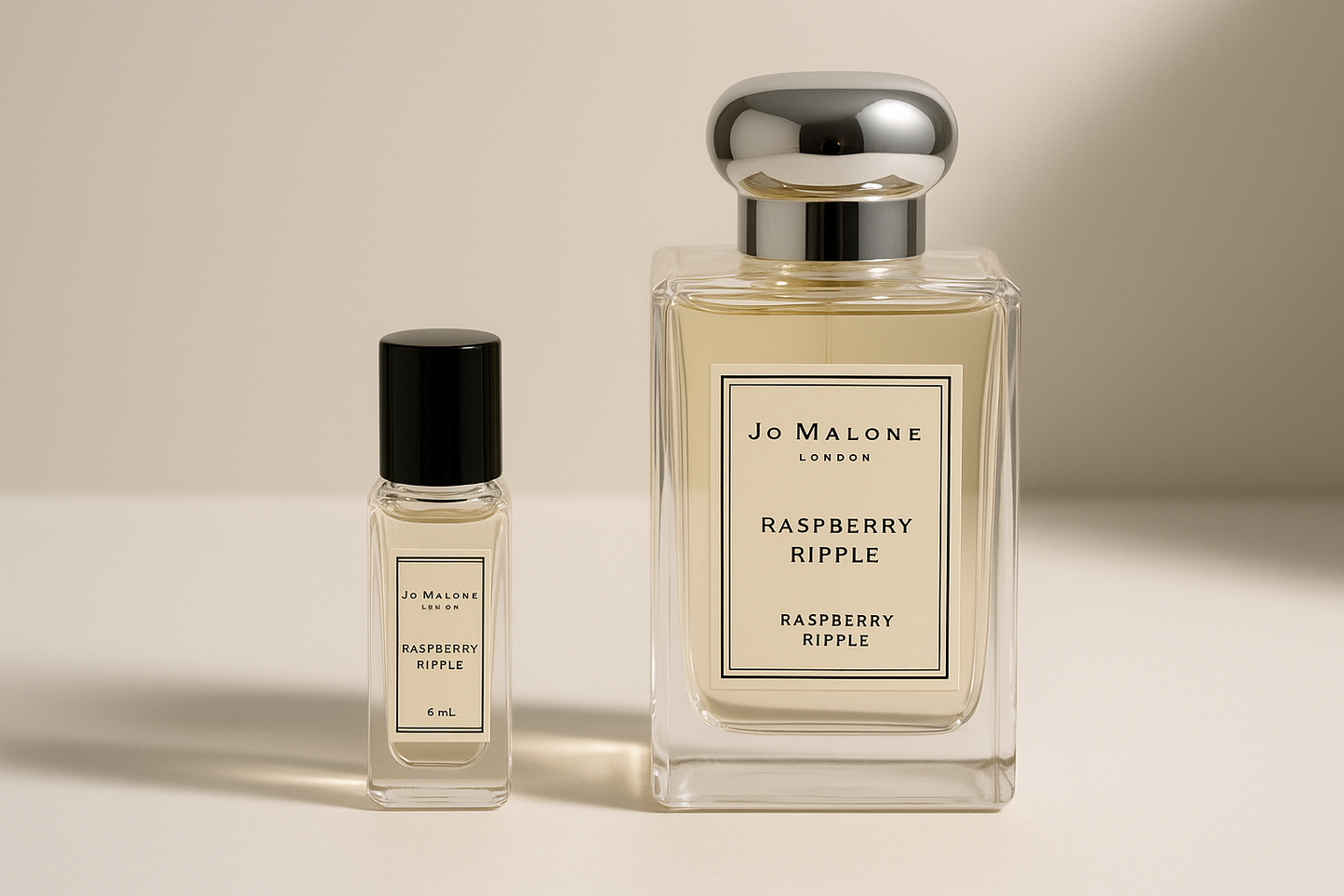 Jo Malone Raspberry Ripple 6 ml parfymeprøve ved siden av 100 ml flaske Jo Malone Raspberry Ripple