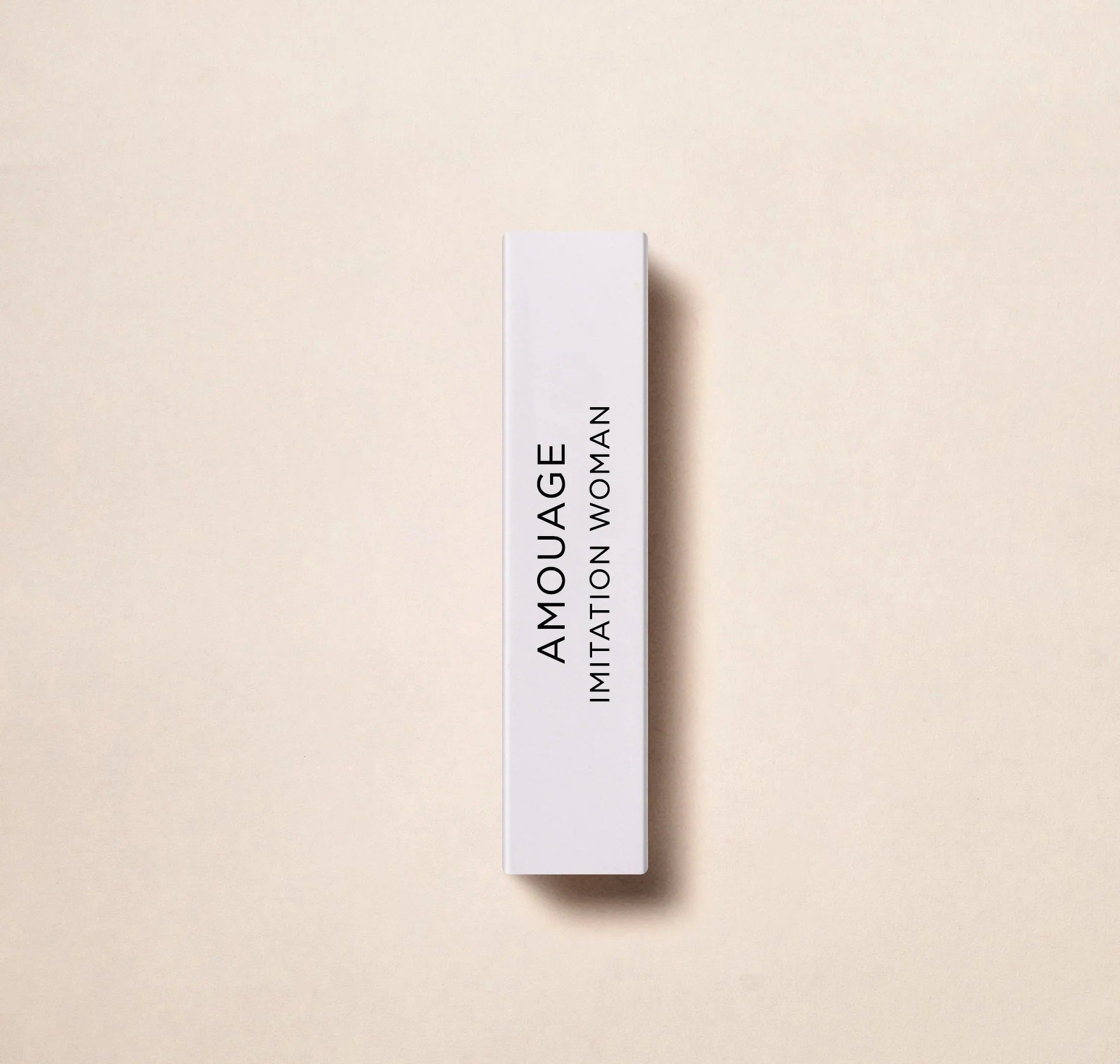 Opplev den luksuriøse duften av Amouage Imitation Woman med denne offisielle 2 ml 0,06 oz prøven. Laget av det anerkjente parfymehuset Amouage, denne duften utstråler eleganse og raffinement. Perfekt for testing før du forplikter deg til en flaske i 