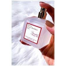 Maison Francis Kurkdjian Baccarat Rouge 540 duftprøve av parfymetåke