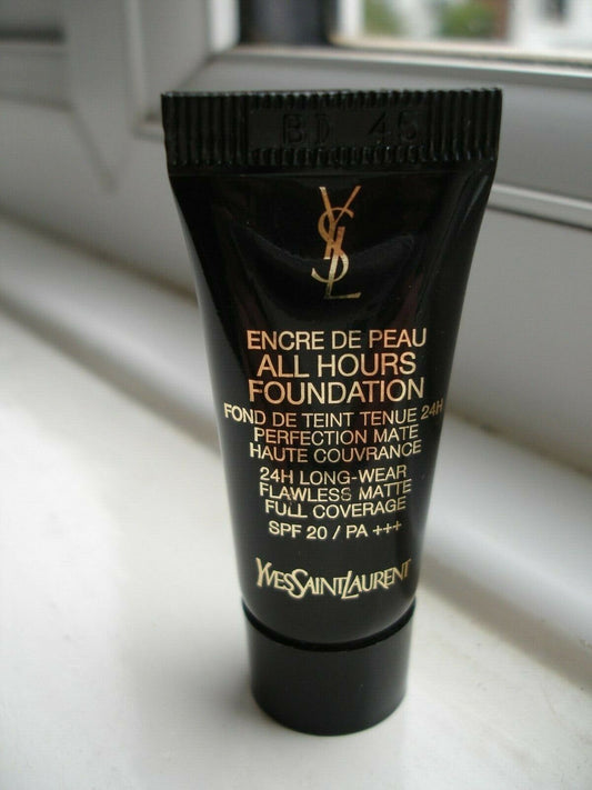 Yves Saint Laurent All Hours Foundation 5ml 0,16 fl. oz. offisiell hudpleieprøve Shade B 90 Ebony